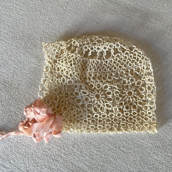 Antique tatted/lace infant christening bonnet - Picture 2 of 8